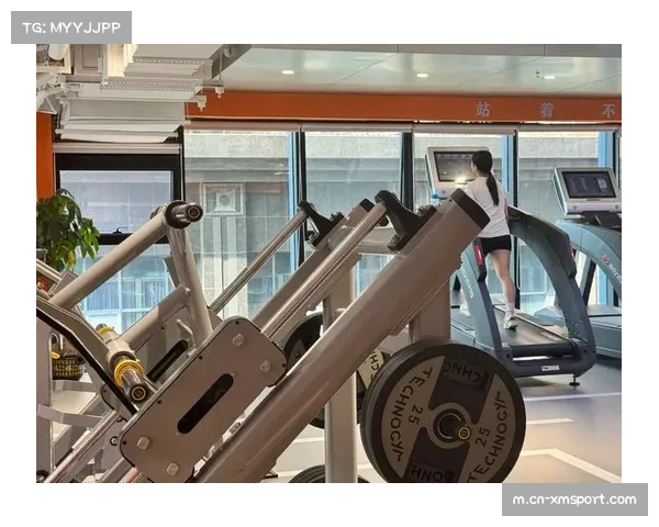 体育外卖与社区健身仓兴起,标志着按需服务正重塑线下运动消费习惯。 体育外卖与社区健身仓兴起,标志着按需服务正重塑线下运动消费习惯。