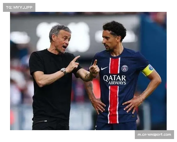 巴黎圣日耳曼逆境中由老将马尔基尼奥斯凝聚更衣室,展现领导力 巴黎圣日耳曼逆境中由老将马尔基尼奥斯凝聚更衣室,展现领导力