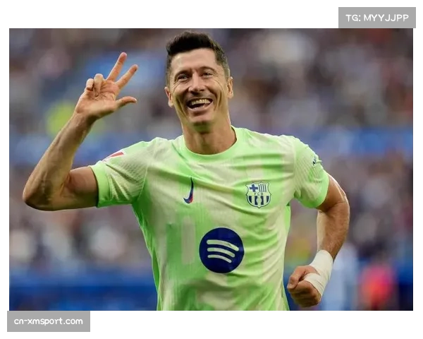 莱万多夫斯基：在巴萨体系中的角色转变——更多回撤为边路创造前插空间